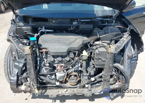 2019 Honda Pilot Touring z USA, uszkodzony, nr VIN 5FNYF6H69KB021253